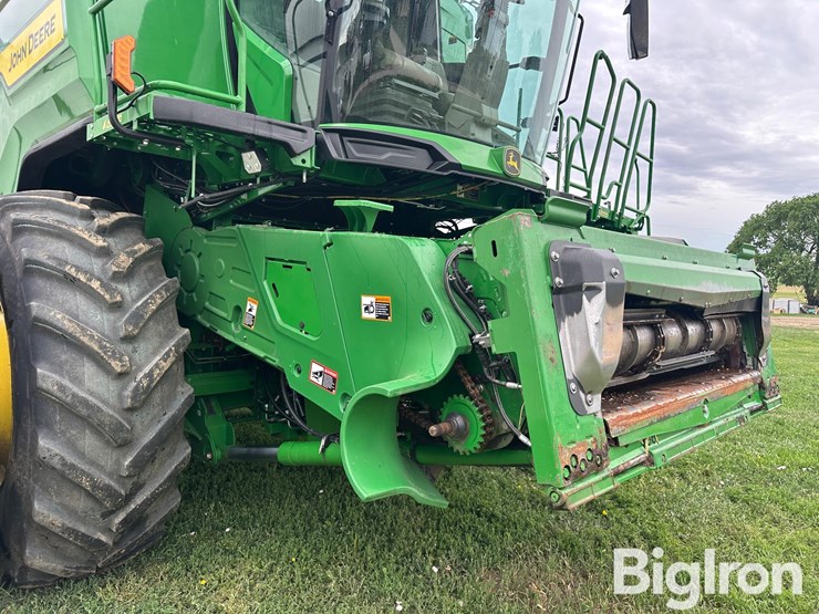 2022-john-deere-x9-1000-image-16
