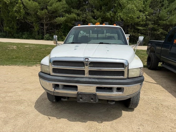 1997-dodge-3500-image-2