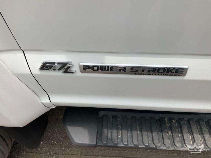 2022-ford-f350-image-31