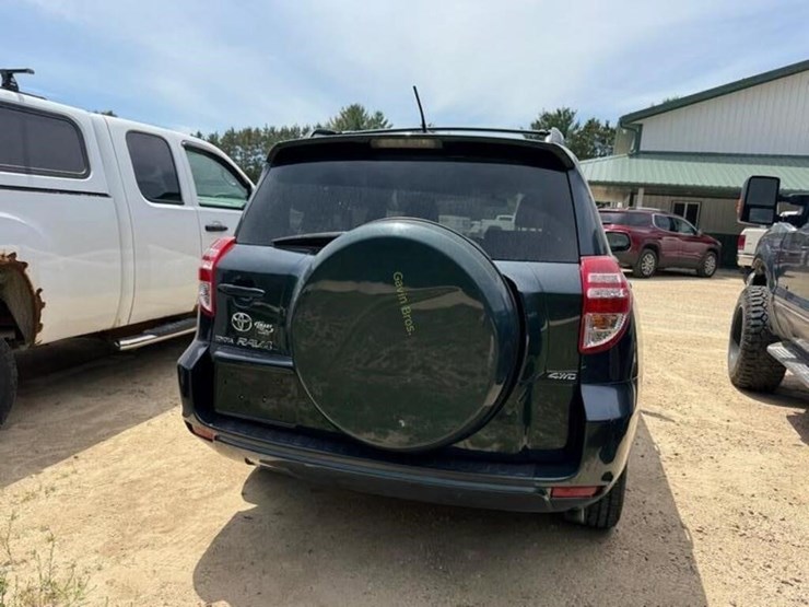 2009-toyota-rav4-image-4