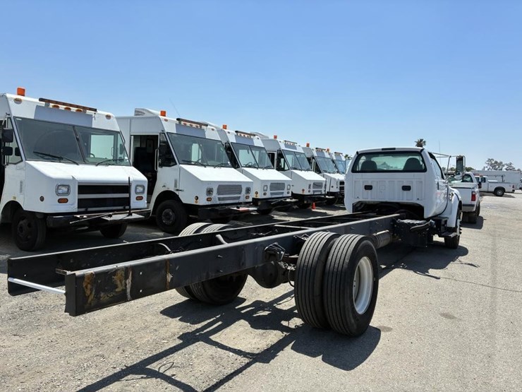2015-ford-f650-image-3