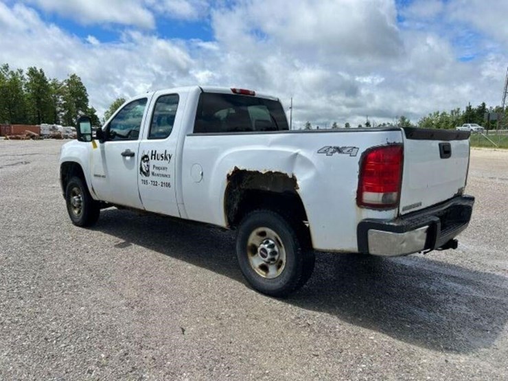 2010-gmc-2500hd-image-8