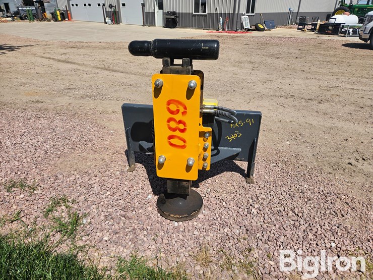 2025-handy-hpd680-skid-steer-post-driver-image-2