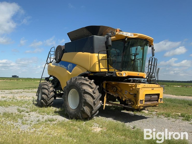 new-holland-cr9070-image-3