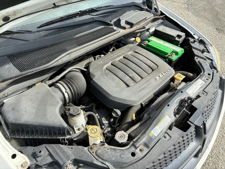 2012-dodge-caravan-image-8