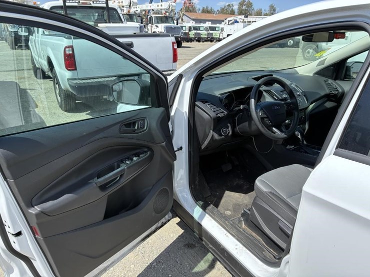2017-ford-escape-image-16