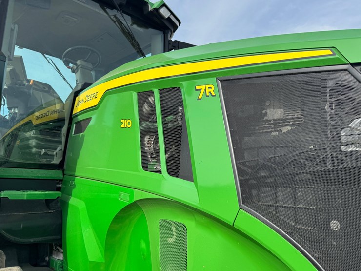 2023-john-deere-7r-210-image-36