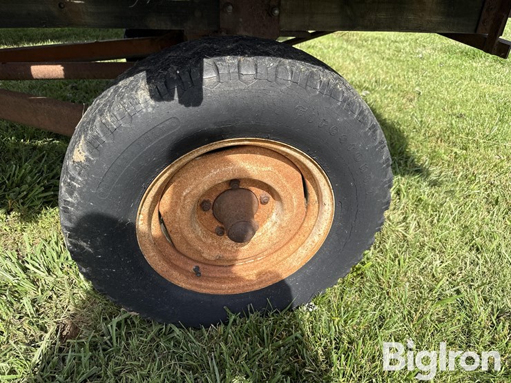 david-bradley-16'-hay-wagon-image-15