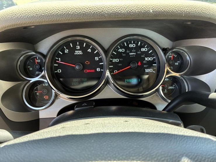 2011-chevrolet-silverado-2500-image-18