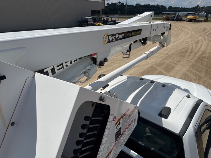 2020-ford-f550-image-24