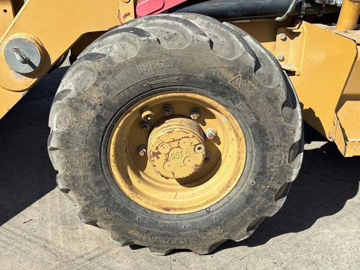 2014-caterpillar-430e-image-10