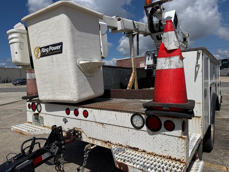 #3616-•-2018-ram-5500-4x4-40ft-bucket-truck-image-25