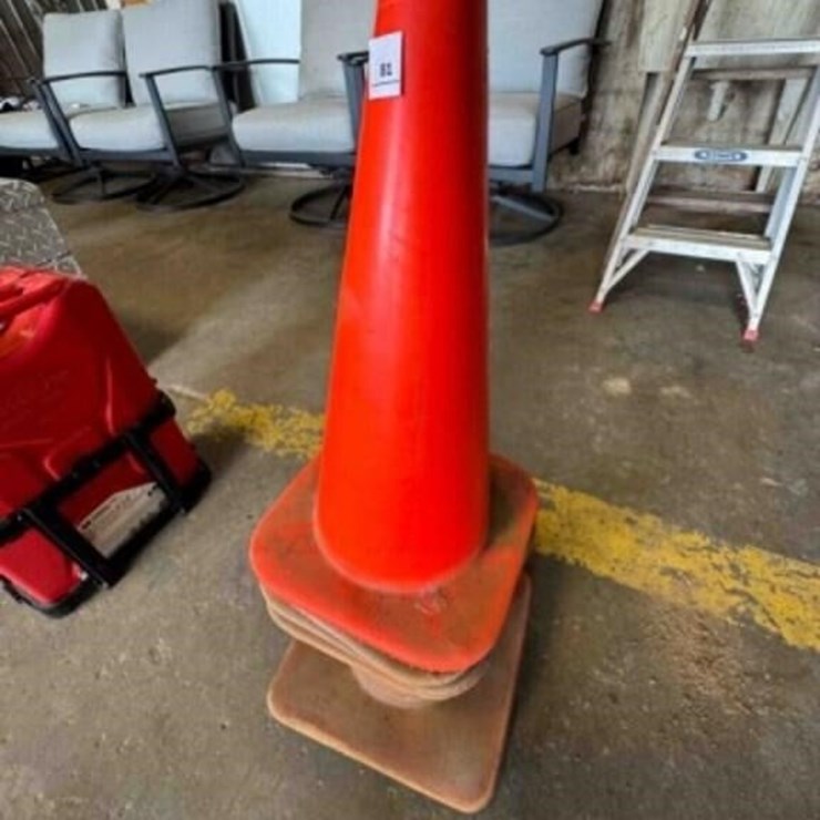 5 ORANGE CONES