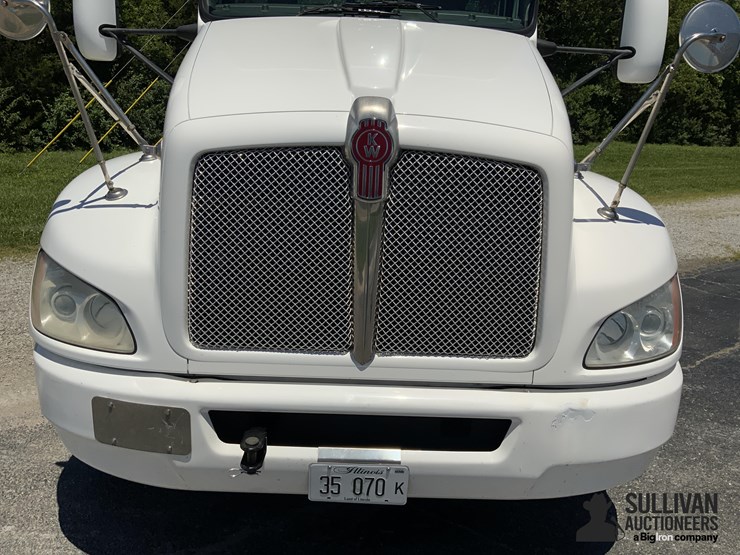 2017-kenworth-t370-image-11