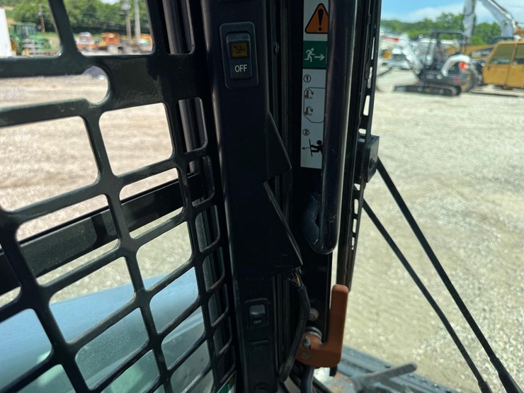 2022-bobcat-t595-image-25