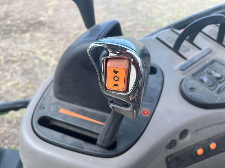 2019-case-ih-maxxum-150-image-31