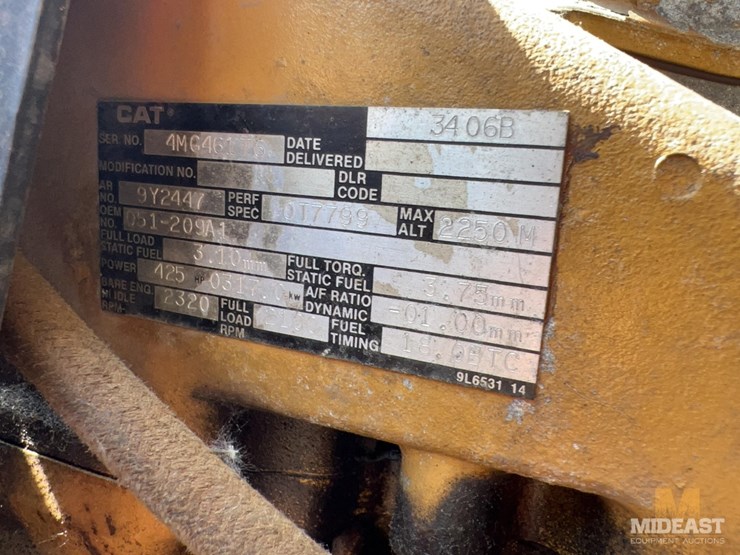 2016-caterpillar-242d-image-29