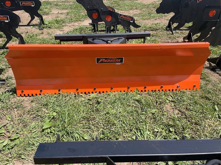 pabreak-skid-steer-hydraulic-dozer-blade-image-1