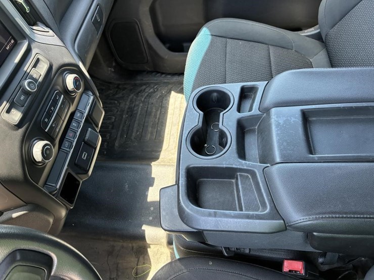 2019-chevrolet-silverado-1500-image-18