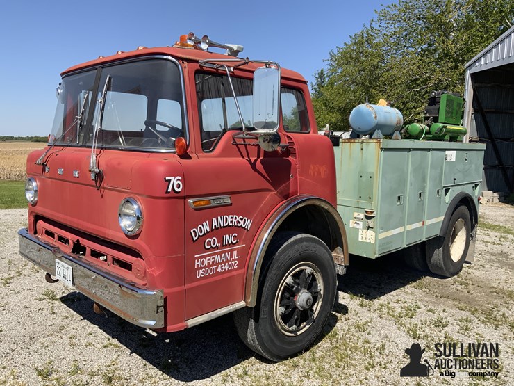 1976-ford-c8000-image-1