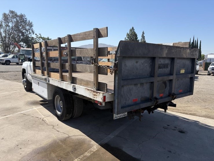 2016-chevrolet-silverado-3500-image-4