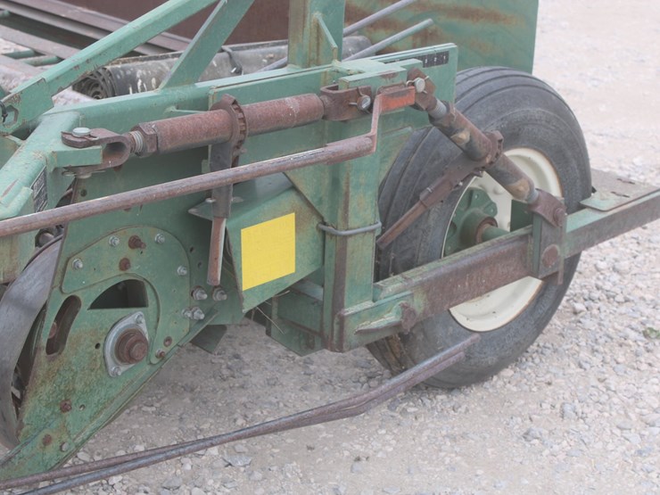 #1020-•-1996-pickett-6r30a-one-step-bean-cutter-image-37