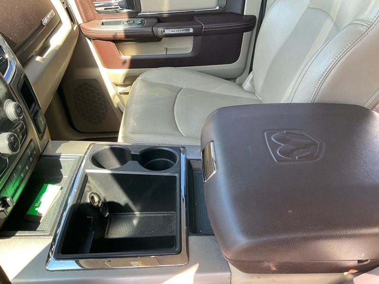 2015-dodge-ram-1500-image-33
