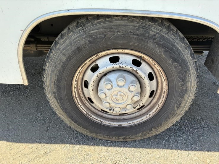 2005-dodge-2500-image-5