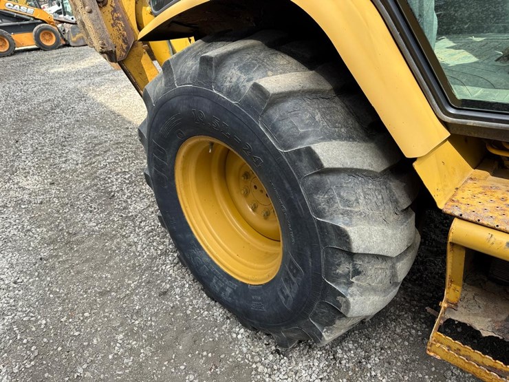 caterpillar-420d-image-12