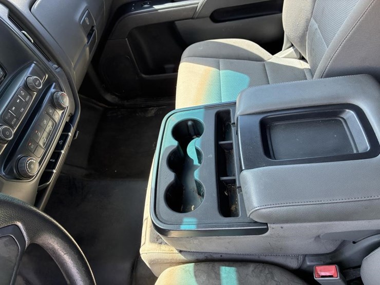 2015-chevrolet-silverado-2500-image-16