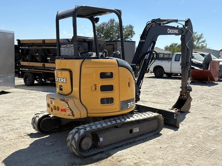 2020-deere-35g-image-3