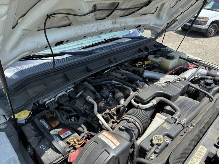 2011-ford-f550-image-7