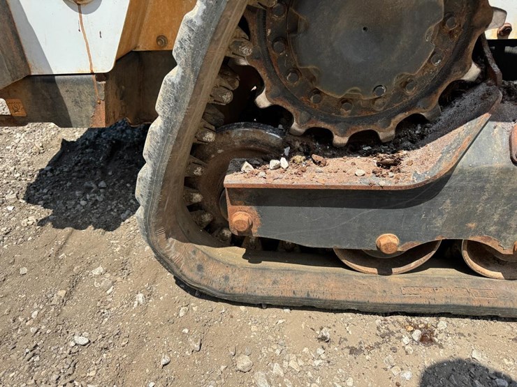 2022-bobcat-t595-image-19