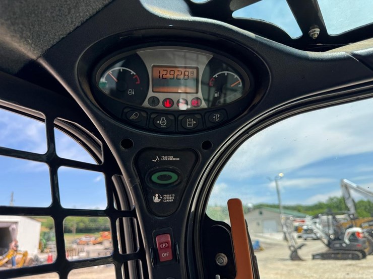 2022-bobcat-t595-image-24