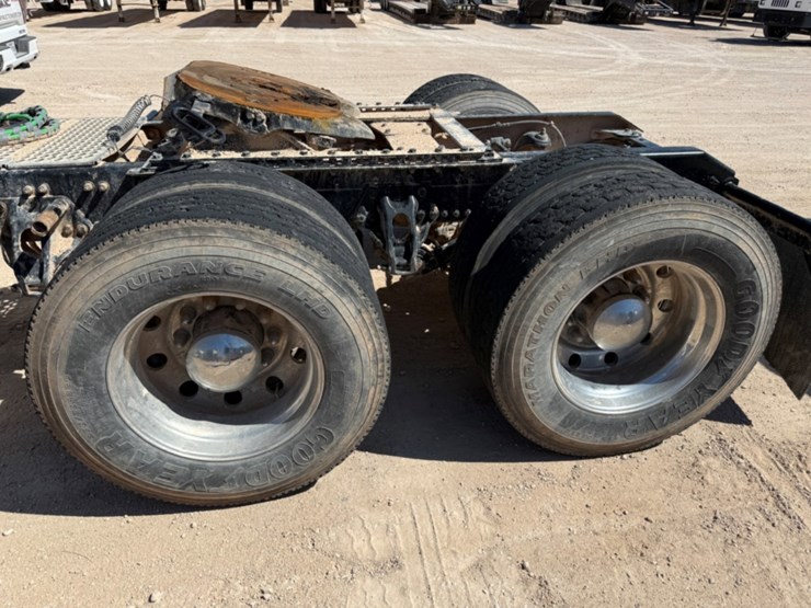 2019-kenworth-t680-image-7