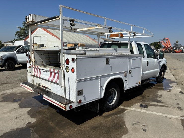 2004-ford-f350-image-3