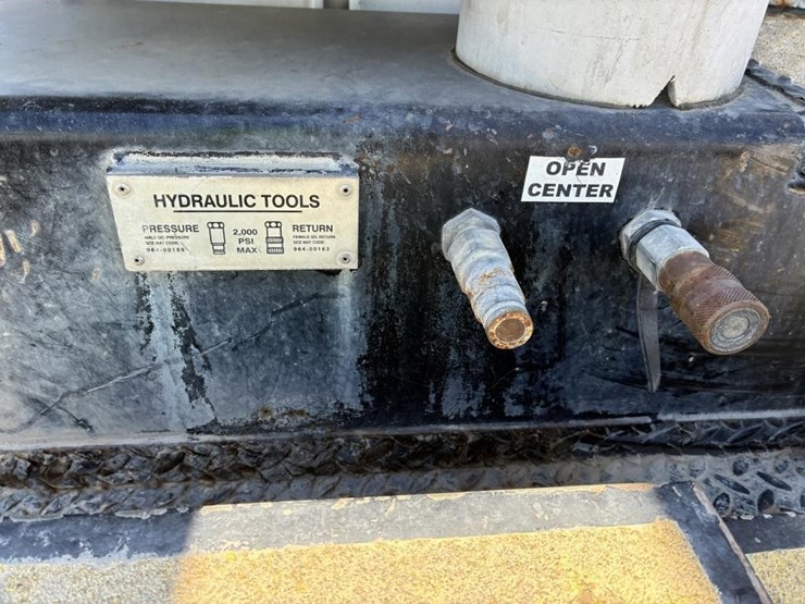 2011-ford-f550-image-11