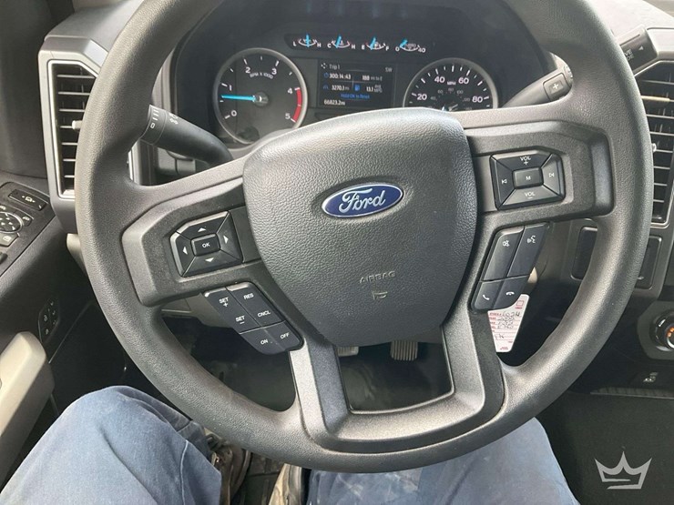 2022-ford-f350-image-15