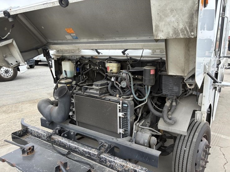 2008-workhorse-w62-image-7