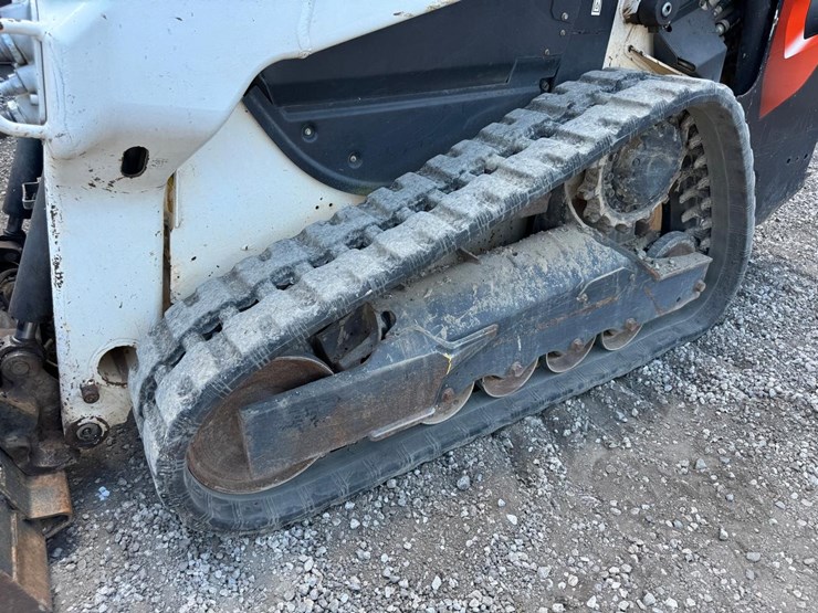 2021-bobcat-t64-image-13