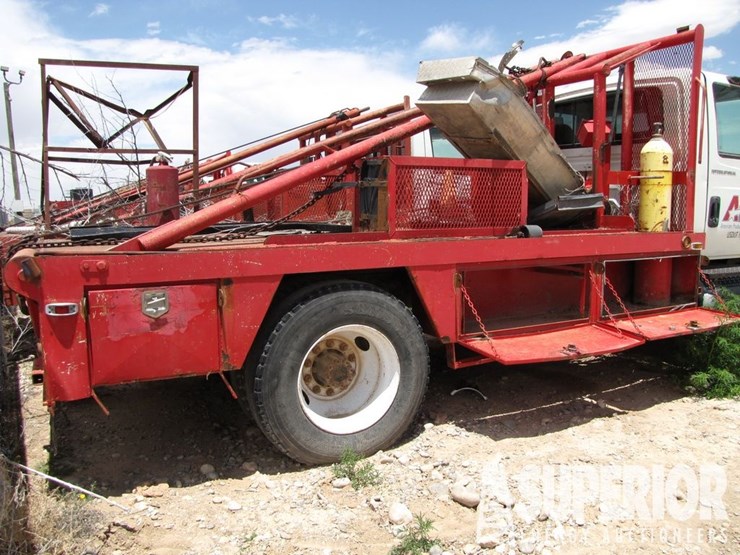 2006-international-durastar-4300-image-8