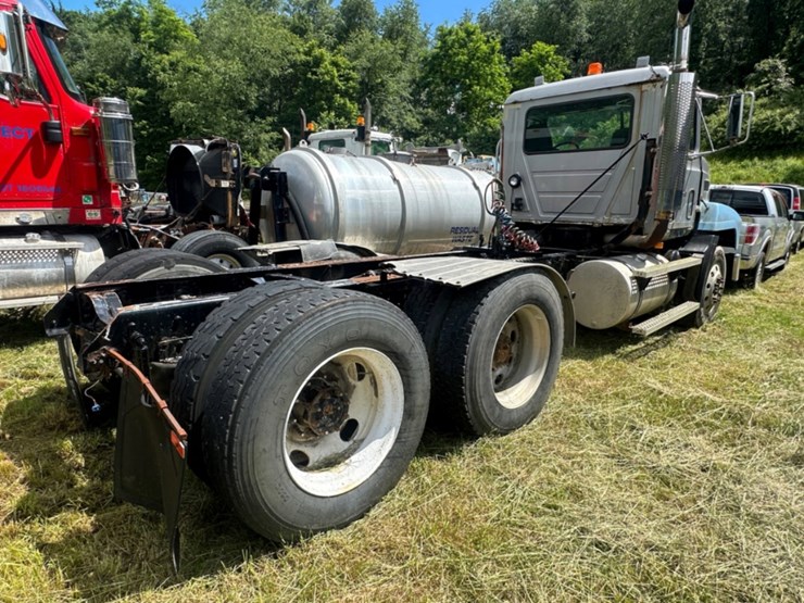 2000-mack-ch613-image-4
