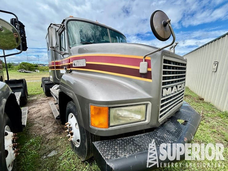 1998-mack-ch613-image-4