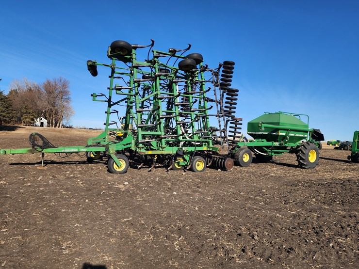 john-deere-737-image-1