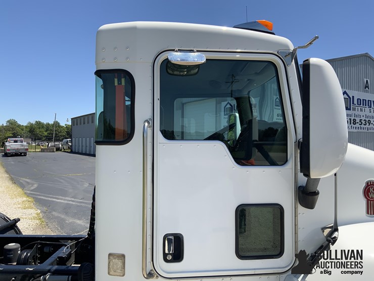 2017-kenworth-t370-image-16