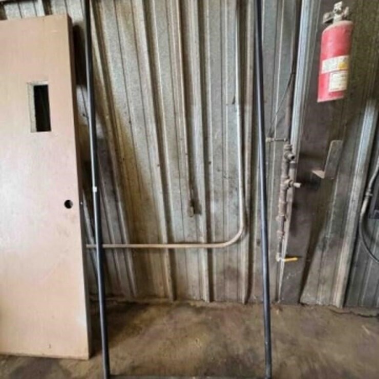 RECEIVER HITCH FOR HOLDING FLAGS