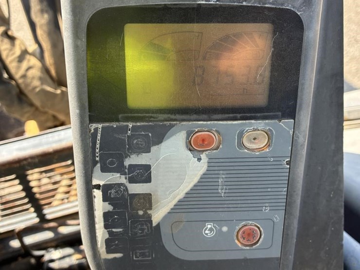 2005-deere-35d-image-16