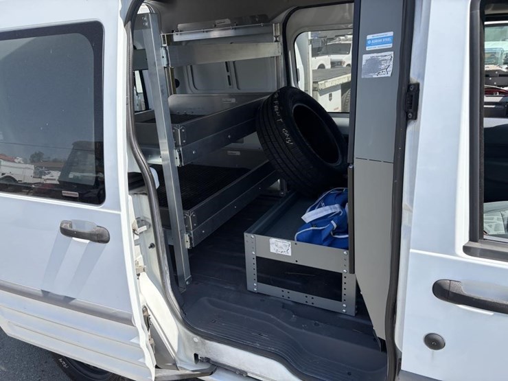 2012-ford-transit-image-12