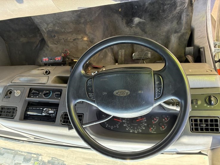 2001-ford-f350-image-21