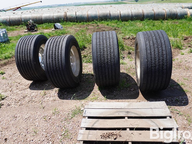 michelin-445/50r22.5-tires-&-rims-image-2